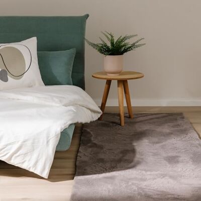 benuta Basic Vloerkleed voor woonkamer, imitatiebont, grijs, 70 x 200 cm, voor slaapkamer, kantoor, hal, baby, zacht, antislip, wasbaar, vloerverwarming benuta Basic Vloerkleed voor woonkamer, imitatiebont, grijs, 70 x 200 cm, voor slaapkamer, kantoor, hal, baby, zacht, antislip, wasbaar, vloerverwarming