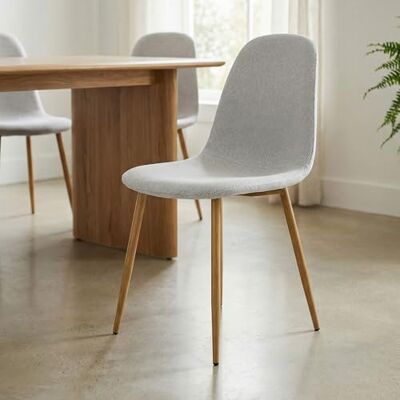 IDIMEX Set van 4 Punta eetkamerstoelen, zitting van stof, lichtgrijs, Scandinavisch design voor eettafel, comfortabel en stabiel IDIMEX Set van 4 Punta eetkamerstoelen, zitting van stof, lichtgrijs, Scandinavisch design voor eettafel, comfortabel en stabiel