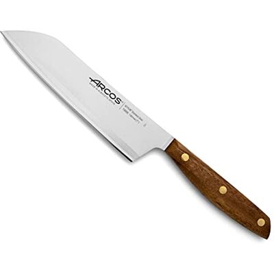 Arcos Santoku-mes van roestvrij staal. Japans keukenmes voor vis, vlees en groenten. Handvat van 100% natuurlijk Ovengkol-hout en lemmet van 190 mm. Nordika-serie. Kleur: bruin. Arcos Santoku-mes van roestvrij staal. Japans keukenmes voor vis, vlees en groenten. Handvat van 100% natuurlijk Ovengkol-hout en lemmet van 190 mm. Nordika-serie. Kleur: bruin.