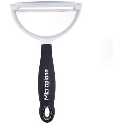 Microplane Professionele dunschiller XL, breed en scherp lemmet van roestvrij staal voor het schillen van groenten en fruit, ergonomische handgreep, Y-vormige dunschiller Microplane Professionele dunschiller XL, breed en scherp lemmet van roestvrij staal voor het schillen van groenten en fruit, ergonomische handgreep, Y-vormige dunschiller