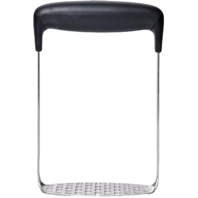 OXO Good Grips aardappelstamper, handmatige aardappelstamper van roestvrij staal, grijs en zwart OXO Good Grips aardappelstamper, handmatige aardappelstamper van roestvrij staal, grijs en zwart