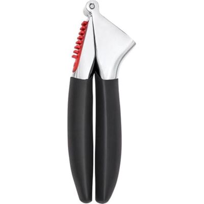 OXO Good Grips knoflookpers, handmatige knoflookpers, roestvrij staal, rood en zwart OXO Good Grips knoflookpers, handmatige knoflookpers, roestvrij staal, rood en zwart