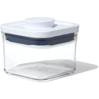 OXO Good Grips POP-opbergdoos luchtdichte en stapelbare voedselcontainer voor de keuken, vierkant, klein, 0,4 l Joint hermétique à bouton-poussoir, empilable, petit, carré, mini, idéal pour épices, herbes séchées, pâtisseries OXO Good Grips POP-opbergdoos luchtdichte en stapelbare voedselcontainer voor de keuken, vierkant, klein, 0,4 l Joint hermétique à bouton-poussoir, empilable, petit, carré, mini, idéal pour épices, herbes séchées, pâtisseries