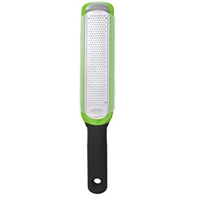 OXO Good Grips Zester Scherp raspoppervlak van roestvrij staal, antislip handgreep, mesbeschermer voor opslag OXO Good Grips Zester Scherp raspoppervlak van roestvrij staal, antislip handgreep, mesbeschermer voor opslag