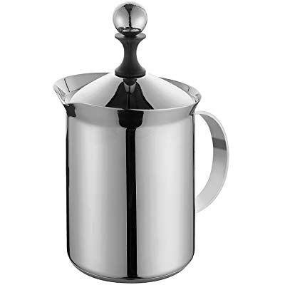 Cilio Cappuccino Classic Creamer voor 6 kopjes Ø 10 cm, hoogte 20,5 cm 800 ml gepolijst roestvrij staal met 4 mm sandwichbodem geschikt voor alle warmtebronnen met maatschaal Cilio Cappuccino Classic Creamer voor 6 kopjes Ø 10 cm, hoogte 20,5 cm 800 ml gepolijst roestvrij staal met 4 mm sandwichbodem geschikt voor alle warmtebronnen met maatschaal