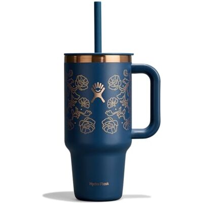Hydro Flask Travel Tumbler 946 ml (32 oz) with Closable Press-In Straw Deksel Roestvrij staal Dubbelwandig vacuüm geïsoleerd Spatwaterdicht deksel Western Dark Blue Hydro Flask Travel Tumbler 946 ml (32 oz) with Closable Press-In Straw Deksel Roestvrij staal Dubbelwandig vacuüm geïsoleerd Spatwaterdicht deksel Western Dark Blue