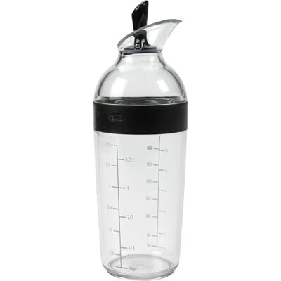 OXO Good Grips dressingshaker voor saladesaus – heldere zwarte fles OXO Good Grips dressingshaker voor saladesaus – heldere zwarte fles