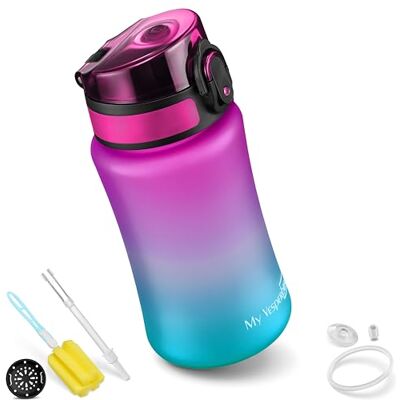My Vesperbox Minny Drinkfles voor kinderen, lekvrij, 350 ml, met rietje of zeef, lichte Tritan waterfles, BPA-vrij, voor de kleuterklas, school (paars, blauw, 350 ml) My Vesperbox Minny Drinkfles voor kinderen, lekvrij, 350 ml, met rietje of zeef, lichte Tritan waterfles, BPA-vrij, voor de kleuterklas, school (paars, blauw, 350 ml)