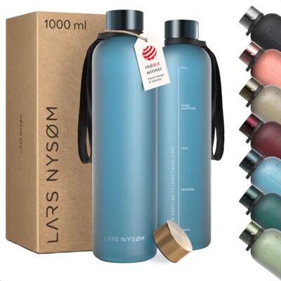 LARS NYSØM Drinkfles, 1 l, waterfles 1000 ml, ultralichte sportfles van Tritan, ideaal voor sport, kantoor, yoga, kinderen, inclusief 2 deksels (Calypso Blue, 1000 ml) LARS NYSØM Drinkfles, 1 l, waterfles 1000 ml, ultralichte sportfles van Tritan, ideaal voor sport, kantoor, yoga, kinderen, inclusief 2 deksels (Calypso Blue, 1000 ml)