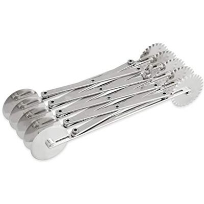 Thermohauser Deegsnijder (roestvrij staal) 5 stuks met gegolfde en gladde wielen, wielmaat 5,5 cm Thermohauser Deegsnijder (roestvrij staal) 5 stuks met gegolfde en gladde wielen, wielmaat 5,5 cm
