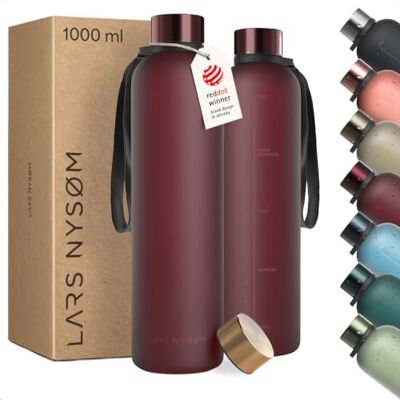 LARS NYSØM Drinkfles, 1 l, waterfles, 1000 ml, BPA-vrij, ultralichte sportfles van Tritan, ideaal voor sport, kantoor, yoga, kinderen, inclusief 2 deksels (Berry, 1000 ml) LARS NYSØM Drinkfles, 1 l, waterfles, 1000 ml, BPA-vrij, ultralichte sportfles van Tritan, ideaal voor sport, kantoor, yoga, kinderen, inclusief 2 deksels (Berry, 1000 ml)