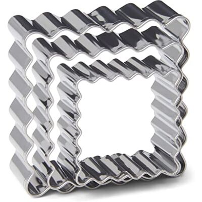 patisse 13707 Assortiment van 3 vierkante en gekartelde koekjessnijders roestvrij staal 3 maten: 3,5 cm/4,5 cm/5,5 cm patisse 13707 Assortiment van 3 vierkante en gekartelde koekjessnijders roestvrij staal 3 maten: 3,5 cm/4,5 cm/5,5 cm