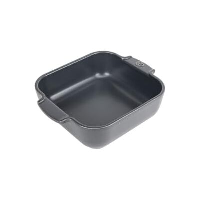 Peugeot Vierkante keramische ovenschaal 21 cm (inclusief handvaten) x 17,5 cm x 6 cm Inhoud: 1,1 L 10 Jaar garantie Gemaakt in Frankrijk Kleur: leisteen Peugeot Vierkante keramische ovenschaal 21 cm (inclusief handvaten) x 17,5 cm x 6 cm Inhoud: 1,1 L 10 Jaar garantie Gemaakt in Frankrijk Kleur: leisteen