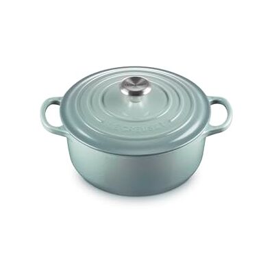 Le Creuset Signature Gietijzeren stoofpan met deksel, 20 cm, 2,4 liter, zeezout Le Creuset Signature Gietijzeren stoofpan met deksel, 20 cm, 2,4 liter, zeezout