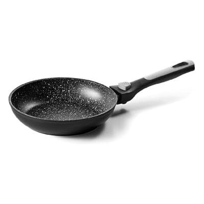 Pradel Excellence PCUI002001 Pierra gesmede aluminium pan Ø 20 cm antiaanbaklaag in steenlook Afneembare handgreep Voor alle warmtebronnen inclusief inductie en oven Pradel Excellence PCUI002001 Pierra gesmede aluminium pan Ø 20 cm antiaanbaklaag in steenlook Afneembare handgreep Voor alle warmtebronnen inclusief inductie en oven