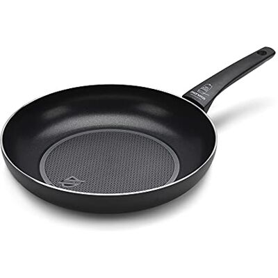 Moneta Recy Recy Braadpan, 30 cm, 49 blikjes, net-inductie, zwart, behuizing van 100% gerecycled aluminium Moneta Recy Recy Braadpan, 30 cm, 49 blikjes, net-inductie, zwart, behuizing van 100% gerecycled aluminium