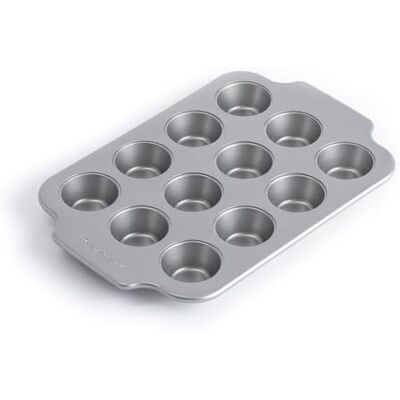 KitchenAid Bakeware Mini-muffinbakje, 12 vormen van gealuminiseerd staal, PFAS-vrij, antiaanbaklaag, ovenbestendig, vaatwasmachinebestendig, grijs KitchenAid Bakeware Mini-muffinbakje, 12 vormen van gealuminiseerd staal, PFAS-vrij, antiaanbaklaag, ovenbestendig, vaatwasmachinebestendig, grijs