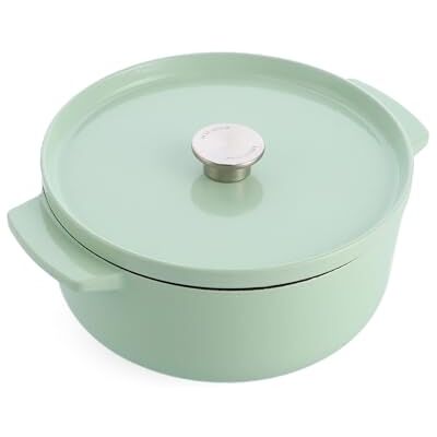 KitchenAid Cast Iron stoofpan van geëmailleerd gietijzer met deksel, Ø 26 cm, rond, 5,2 l, 6 kg, hoogwaardig en duurzaam, grijpen, frituren, PFAS-vrij, inductie, ergonomische handgreep, in de oven op 260 °C, pistache KitchenAid Cast Iron stoofpan van geëmailleerd gietijzer met deksel, Ø 26 cm, rond, 5,2 l, 6 kg, hoogwaardig en duurzaam, grijpen, frituren, PFAS-vrij, inductie, ergonomische handgreep, in de oven op 260 °C, pistache