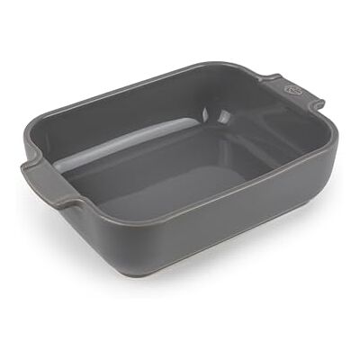 Peugeot Rechthoekige keramische ovenschaal 25 cm x 16,8 cm x 6,2 cm Inhoud: 1,4 L 10 Jaar garantie Made in France! Peugeot Rechthoekige keramische ovenschaal 25 cm x 16,8 cm x 6,2 cm Inhoud: 1,4 L 10 Jaar garantie Made in France!