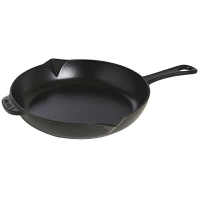 STAUB Braadpan van zwart gietijzer, 26 cm, met schenktuit, geschikt voor alle warmtebronnen STAUB Braadpan van zwart gietijzer, 26 cm, met schenktuit, geschikt voor alle warmtebronnen