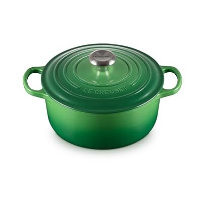 Le Creuset Signature Stoofpan van geëmailleerd gietijzer met deksel, Ø 24 cm, rond, 4,2 liter, 4,305 kg, bamboe, 21177244082430 Le Creuset Signature Stoofpan van geëmailleerd gietijzer met deksel, Ø 24 cm, rond, 4,2 liter, 4,305 kg, bamboe, 21177244082430