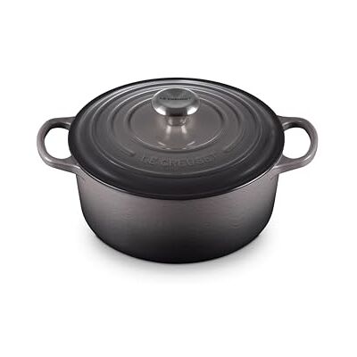 Le Creuset Signature Stoofpan van geëmailleerd gietijzer met deksel, Ø 24 cm, rond, 4,2 liter, 4,305 kg, flint, 21177244442430 Le Creuset Signature Stoofpan van geëmailleerd gietijzer met deksel, Ø 24 cm, rond, 4,2 liter, 4,305 kg, flint, 21177244442430
