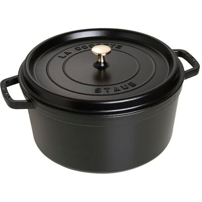 STAUB Geëmailleerde gietijzeren stoofpan met deksel, voor alle warmtebronnen, inclusief inductie, 7-8 personen, rond, 30 cm, 8,34 l, 8,9 kg, mat zwart STAUB Geëmailleerde gietijzeren stoofpan met deksel, voor alle warmtebronnen, inclusief inductie, 7-8 personen, rond, 30 cm, 8,34 l, 8,9 kg, mat zwart
