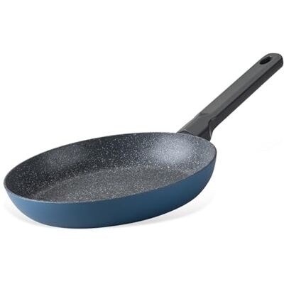 Fackelmann Balance Gerecycleerde aluminium braadpan met keramische antiaanbaklaag, geschikt voor alle warmtebronnen, inclusief inductie, blauw Fackelmann Balance Gerecycleerde aluminium braadpan met keramische antiaanbaklaag, geschikt voor alle warmtebronnen, inclusief inductie, blauw