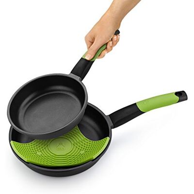 BRA Prior Set van 2 pannen 20-24 cm, gegoten aluminium met Teflon antiaanbaklaag, innovaties zonder PFOA, compatibel met alle warmtebronnen, inclusief inductie, inclusief 1 onderzetter Safe BRA Prior Set van 2 pannen 20-24 cm, gegoten aluminium met Teflon antiaanbaklaag, innovaties zonder PFOA, compatibel met alle warmtebronnen, inclusief inductie, inclusief 1 onderzetter Safe