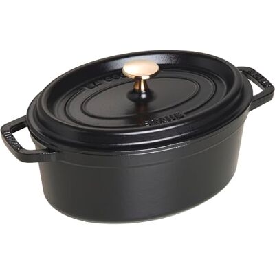STAUB Gietijzeren stoofpan ovaal 23 cm 2,35 l zwart Deksel met noppen met zelfbewateringssysteem, geschikt voor alle warmtebronnen en oven, gemaakt in Frankrijk STAUB Gietijzeren stoofpan ovaal 23 cm 2,35 l zwart Deksel met noppen met zelfbewateringssysteem, geschikt voor alle warmtebronnen en oven, gemaakt in Frankrijk