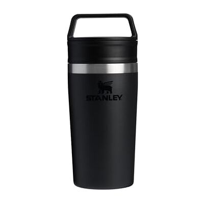 Stanley 1913 Cafe To-Go Travel Mok, 0,35 l, zwart 4 uur warm – 5 uur koud – waterdicht en compact – thermoskan koffie met handvat – vaatwasmachinebestendig Stanley 1913 Cafe To-Go Travel Mok, 0,35 l, zwart 4 uur warm – 5 uur koud – waterdicht en compact – thermoskan koffie met handvat – vaatwasmachinebestendig