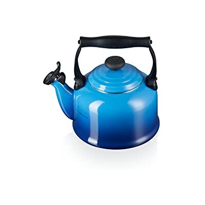 Le Creuset Traditionele waterkoker met fluit, voor fornuis, geëmailleerd staal, 2,1 l, meringue, 40102027160000 Le Creuset Traditionele waterkoker met fluit, voor fornuis, geëmailleerd staal, 2,1 l, meringue, 40102027160000