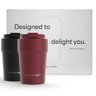 LARS NYSØM Thermosbeker voor koffie of thee, cadeauset van 2 x 380 ml, thermische kopjes voor koffie en thee om mee te nemen, de bekerset in een aantrekkelijke geschenkdoos (rood/zwart, 380 ml) LARS NYSØM Thermosbeker voor koffie of thee, cadeauset van 2 x 380 ml, thermische kopjes voor koffie en thee om mee te nemen, de bekerset in een aantrekkelijke geschenkdoos (rood/zwart, 380 ml)