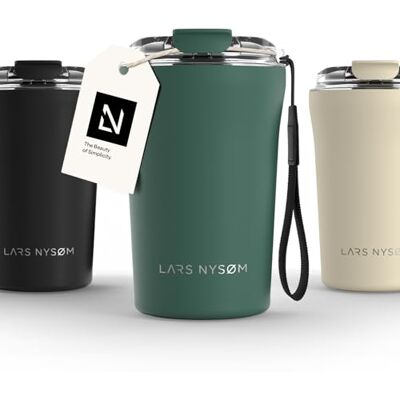 LARS NYSØM Cafe to-go Thermosbeker met riem en deksel van Tritan, 380 ml, reisbeker 0,38 liter met isolatie, waterdichte thermobeker van roestvrij staal (dennengroen, 380 ml) Mug Isotherme Cafe to-go avec Sangle et Couvercle en Tritan Chaude 4h et Froid LARS NYSØM Cafe to-go Thermosbeker met riem en deksel van Tritan, 380 ml, reisbeker 0,38 liter met isolatie, waterdichte thermobeker van roestvrij staal (dennengroen, 380 ml) Mug Isotherme Cafe to-go avec Sangle et Couvercle en Tritan Chaude 4h et Froid