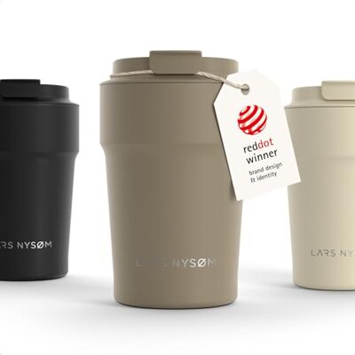 LARS NYSØM Thermo Coffee Mug-to-go 380 ml Reisbeker 0,38 liter met isolatie Siliconen basis Waterdichte roestvrijstalen thermische mok voor koffie of thee (taupebruin poeder, 380 ml) LARS NYSØM Thermo Coffee Mug-to-go 380 ml Reisbeker 0,38 liter met isolatie Siliconen basis Waterdichte roestvrijstalen thermische mok voor koffie of thee (taupebruin poeder, 380 ml)