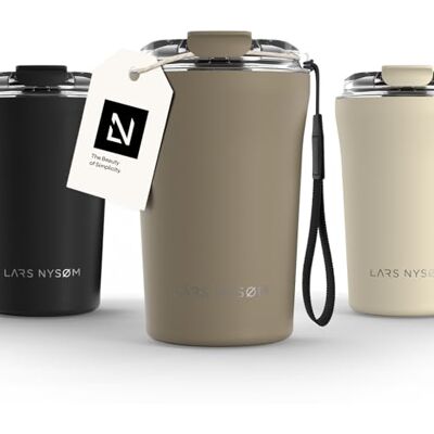 LARS NYSØM Cafe to-go Thermosbeker met riem en deksel van Tritan, 380 ml, reisbeker 0,38 liter met isolatie, waterdichte thermobeker van roestvrij staal (Taupe bruin, 380 ml) Mug Isotherme Cafe to-go avec Sangle et Couvercle en Tritan Chaude 4h et Froid LARS NYSØM Cafe to-go Thermosbeker met riem en deksel van Tritan, 380 ml, reisbeker 0,38 liter met isolatie, waterdichte thermobeker van roestvrij staal (Taupe bruin, 380 ml) Mug Isotherme Cafe to-go avec Sangle et Couvercle en Tritan Chaude 4h et Froid