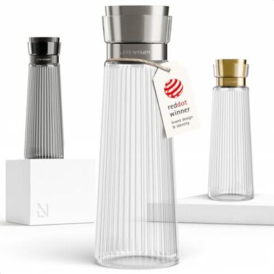LARS NYSØM Waterkaraf 1 l met deksel van roestvrij staal met geïntegreerd filter, elegante glazen karaf voor sap, limonade, ideaal voor dagelijks gebruik en voor gasten (Pure/Steel, 1000 ml) LARS NYSØM Waterkaraf 1 l met deksel van roestvrij staal met geïntegreerd filter, elegante glazen karaf voor sap, limonade, ideaal voor dagelijks gebruik en voor gasten (Pure/Steel, 1000 ml)