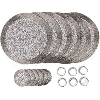 Penguin Home Set van 18 placemats, onderzetters en servetringen van glaskralen, kleur zilver en wit, ronde placemats, handgemaakt door ervaren Indiase ambachtslieden Penguin Home Set van 18 placemats, onderzetters en servetringen van glaskralen, kleur zilver en wit, ronde placemats, handgemaakt door ervaren Indiase ambachtslieden
