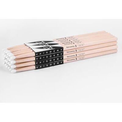 Vaisoeny 12 paar 7A drumsticks met nylon punt voor akoestische of elektronische drums, ovale staven met nylon punt van esdoorn voor klopper Baguettes légères en érable pour batterie Pointe classique en nylon 7A pour un son clair et un rebond rapide. Vaisoeny 12 paar 7A drumsticks met nylon punt voor akoestische of elektronische drums, ovale staven met nylon punt van esdoorn voor klopper Baguettes légères en érable pour batterie Pointe classique en nylon 7A pour un son clair et un rebond rapide.