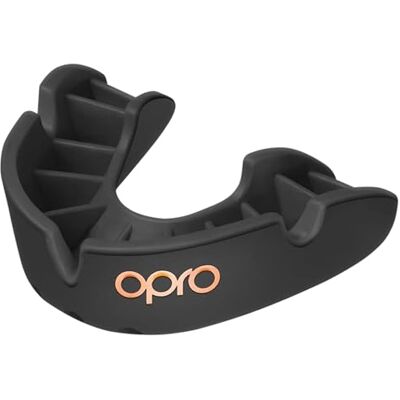 Opro Bronze Level Essential Fit Sport mondbescherming, zwart, volwassenen Eenvoudig te installeren mondbescherming voor rugby, hockey of boksen, verbeterde MMA bescherming Opro Bronze Level Essential Fit Sport mondbescherming, zwart, volwassenen Eenvoudig te installeren mondbescherming voor rugby, hockey of boksen, verbeterde MMA bescherming