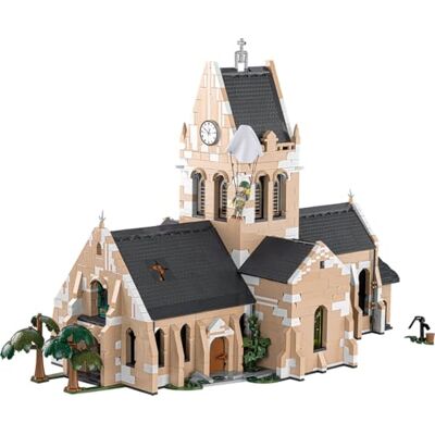 COBI Kerk van Heilige Moeder-Kerk, 80e verjaardag van D-Day 2280 p,11+ Pad Printed, John Steele figuur, kerkhistorisch model, afneembaar dak, onderdelen gemaakt in Europa COBI Kerk van Heilige Moeder-Kerk, 80e verjaardag van D-Day 2280 p,11+ Pad Printed, John Steele figuur, kerkhistorisch model, afneembaar dak, onderdelen gemaakt in Europa
