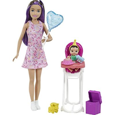 Barbie Familie verjaardagsset met pop Skipper Baby-Sitter, babyfiguur, kinderstoel en accessoires, speelgoed voor kinderen, GRP40 Barbie Familie verjaardagsset met pop Skipper Baby-Sitter, babyfiguur, kinderstoel en accessoires, speelgoed voor kinderen, GRP40