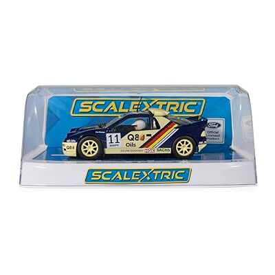 Scalextric C4667 Ford RS200 Slotcar, Pat-Doran lak, blauw en crème, schaal 1:32, met Magnatraction en verlichting Scalextric C4667 Ford RS200 Slotcar, Pat-Doran lak, blauw en crème, schaal 1:32, met Magnatraction en verlichting