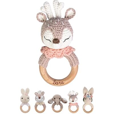 wunderwunsch Gepersonaliseerde bijtring voor baby's Mooie rammelaar voor baby's vanaf 0 maanden Rammelaar met naam als doopcadeau voor meisjes en jongens (zonder gravure, hert met roze kraag) wunderwunsch Gepersonaliseerde bijtring voor baby's Mooie rammelaar voor baby's vanaf 0 maanden Rammelaar met naam als doopcadeau voor meisjes en jongens (zonder gravure, hert met roze kraag)