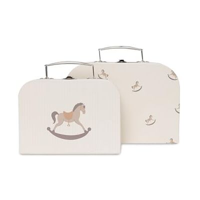 Jollein Set van 2 nostalgische speelkoffers 1 groot en 1 klein schommelpaarden, Nostalgic Ride, 25 x 17,5 x 8,5 cm, 20 x 14,5 x 8 cm Jollein Set van 2 nostalgische speelkoffers 1 groot en 1 klein schommelpaarden, Nostalgic Ride, 25 x 17,5 x 8,5 cm, 20 x 14,5 x 8 cm