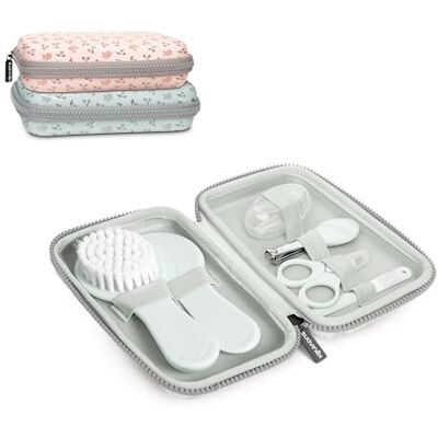 Suavinex , Babyverzorgingsset. Complete en draagbare toilettas. Manicureset voor baby's. Bevat: borstel en kam + vinger + tandenborstel + schaar + vijl + nagelknipper, 6 stuks, groen Suavinex , Babyverzorgingsset. Complete en draagbare toilettas. Manicureset voor baby's. Bevat: borstel en kam + vinger + tandenborstel + schaar + vijl + nagelknipper, 6 stuks, groen