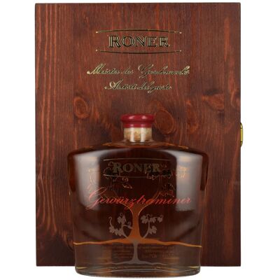 Roner Grappa Gewürztraminer Riserva 40% Vol. 0,7l in Holzkiste Roner Grappa Gewürztraminer Riserva 40% Vol. 0,7l in Holzkiste