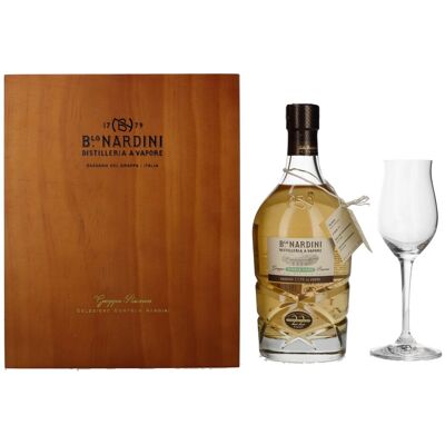Nardini Grappa Riserva 22 ANNI Single Cask 45% Vol. 0,7l in Holzkiste met Glas Nardini Grappa Riserva 22 ANNI Single Cask 45% Vol. 0,7l in Holzkiste met Glas