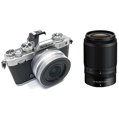 Nikon Hybride Camera Z FC + Z DX 16-50mm f/3.5-6.3 Vintage Zilver + Z DX 50-250mm f/4.5-6.3 VR Zwart Nikon Hybride Camera Z FC + Z DX 16-50mm f/3.5-6.3 Vintage Zilver + Z DX 50-250mm f/4.5-6.3 VR Zwart