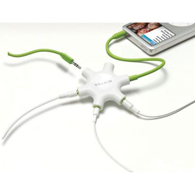 Belkin RockStar - Splitser voor hoofdtelefoon - mini-phone stereo 3.5 mm male naar mini-phone stereo 3.5 mm female - wit - voor Apple iPhone/iPod Belkin RockStar - Splitser voor hoofdtelefoon - mini-phone stereo 3.5 mm male naar mini-phone stereo 3.5 mm female - wit - voor Apple iPhone/iPod